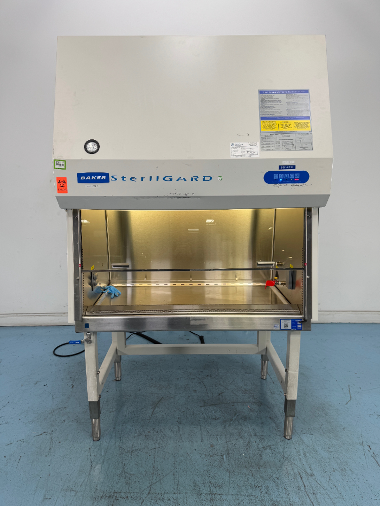 Image of Baker Sterilgard e3 4' Biosafety Cabinet
